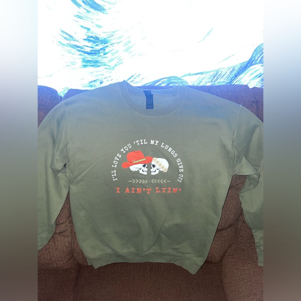 Tyler Childers army green, skull sweatshirt